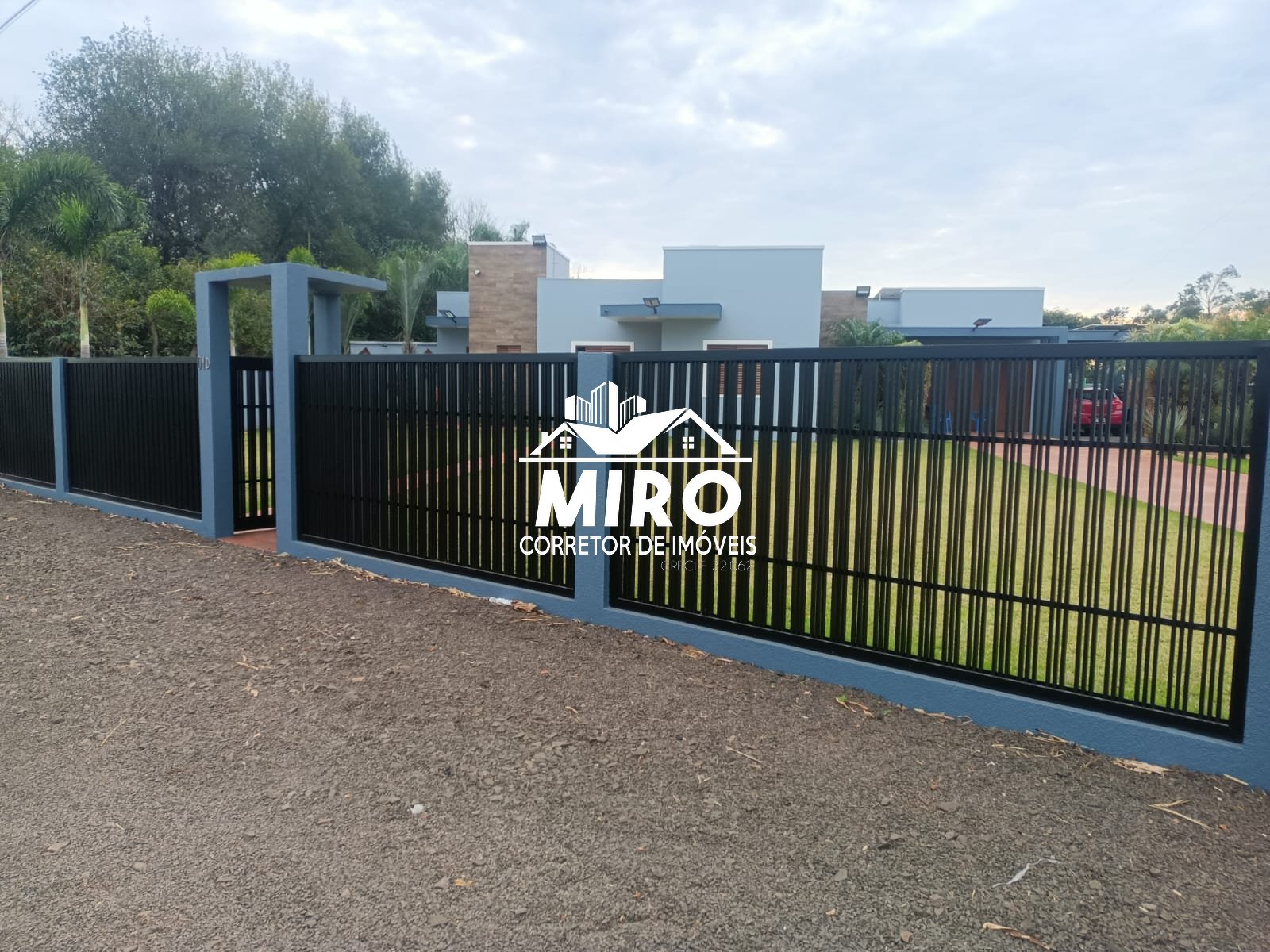 Imagem 2 de Casa de alto padrão à venda em Missal-PR